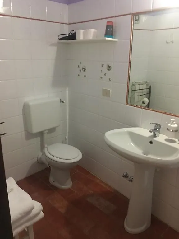 Agriturismo Montemezzano Hotel Pratovecchio 0*,  Italy